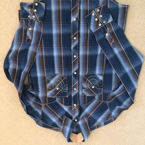 Young men’s shirts